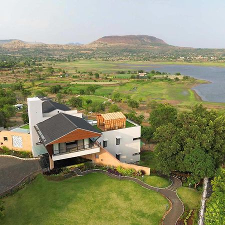 Pearl Lakeview Mansion By Stayvista - Lakeside Villa With Infinity Pool, Jacuzzi, In-House Theatre & Games Room Igatpuri Exterior foto